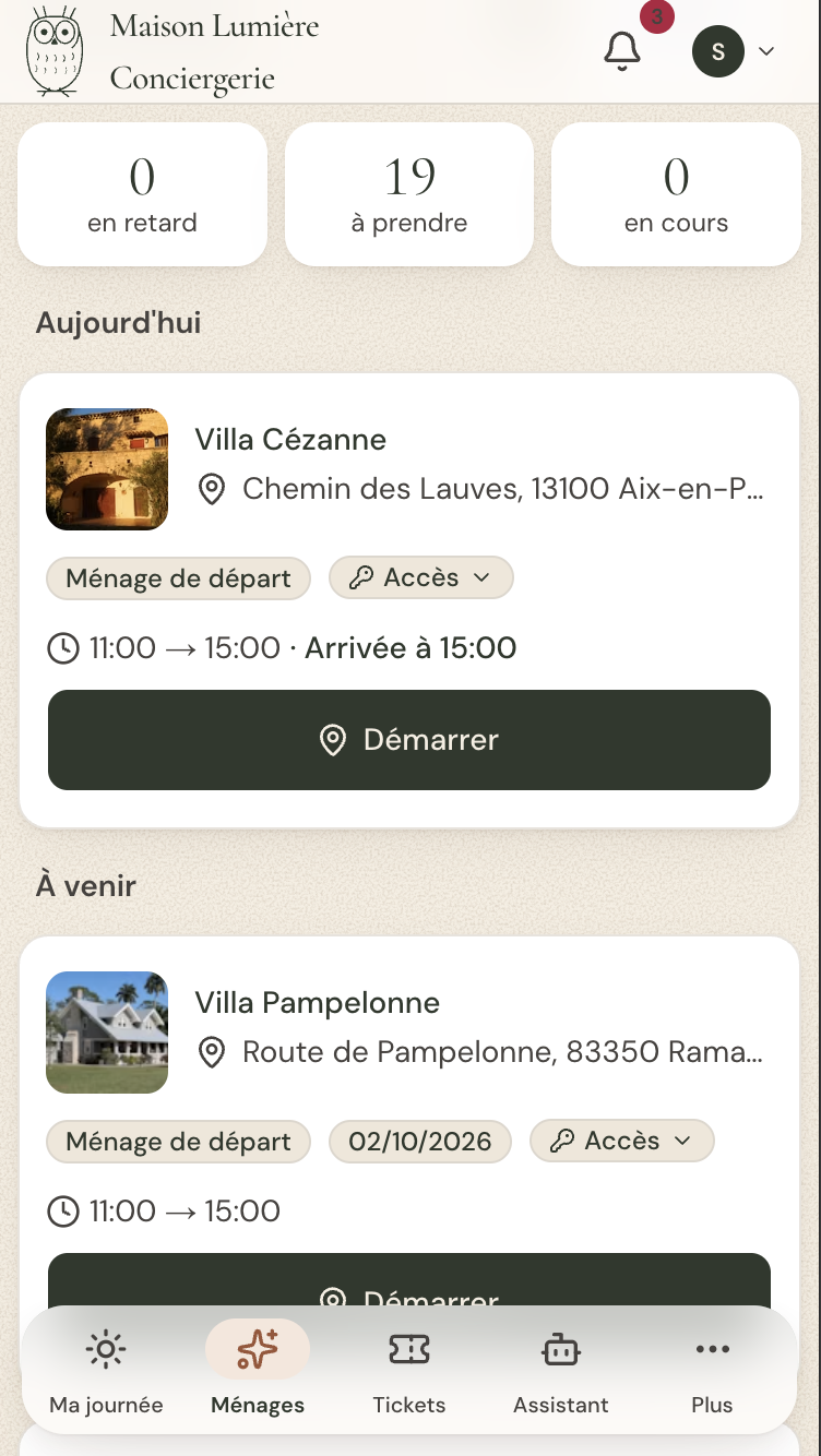 Vue Ménages HeyTia sur mobile : ménages du jour et à venir, logements, horaires et informations d’accès.